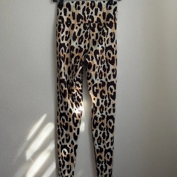 Beach Riot Piper Watercolor Leopard Print Leggings - Picture 4 of 7
